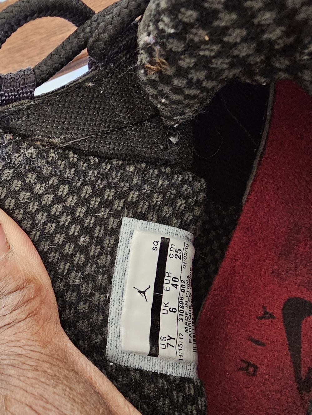 Jordan Low-Top Sneaker with Multicolor Tongue Patch - Picture 5 of 5